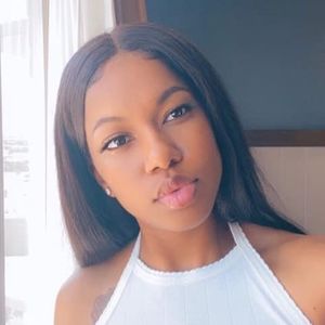 Meet your Posher, Veronica